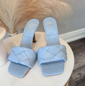 Vince Camuto Blue Woven Heels Size 6.5